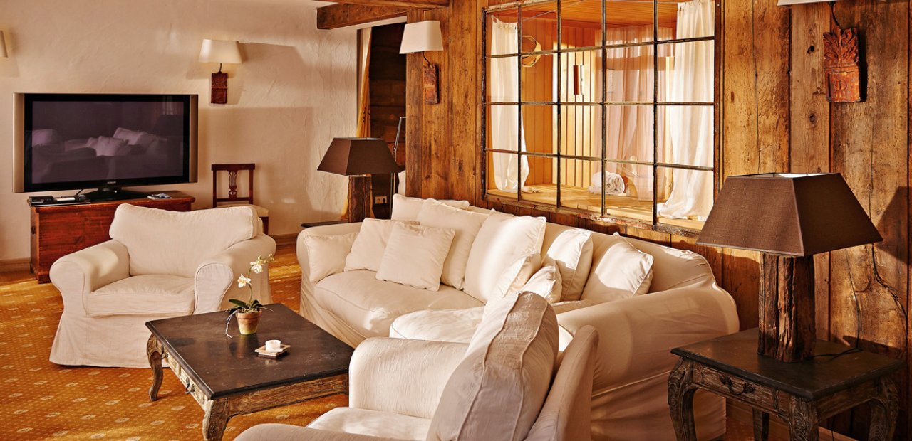 GrosseLandhausSuite_1220x798_001.jpg
